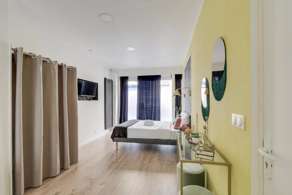 Modern Stylish And Chic Apartment Next To The Famous Paris Catacombs 14Th Arrondisement France
